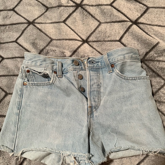 Levi Jean Shorts - Picture 7 of 9